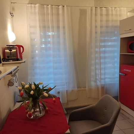 Ferienwohnung Mit Separatem Eingang Und Parkplatz, Ideal Fuer Handwerker Und Geschaeftsreisende Дорф-Мекленбурґ Екстер'єр фото