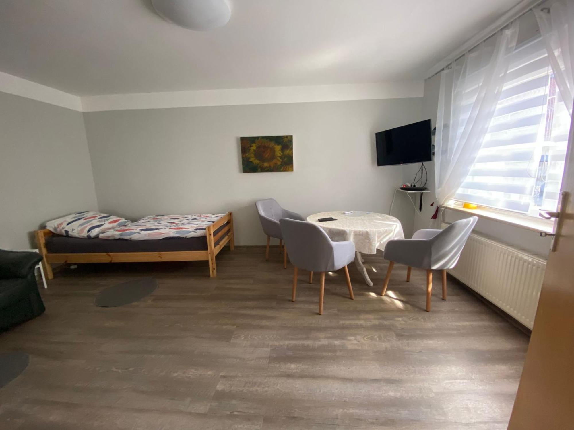 Ferienwohnung Mit Separatem Eingang Und Parkplatz, Ideal Fuer Handwerker Und Geschaeftsreisende Дорф-Мекленбурґ Екстер'єр фото