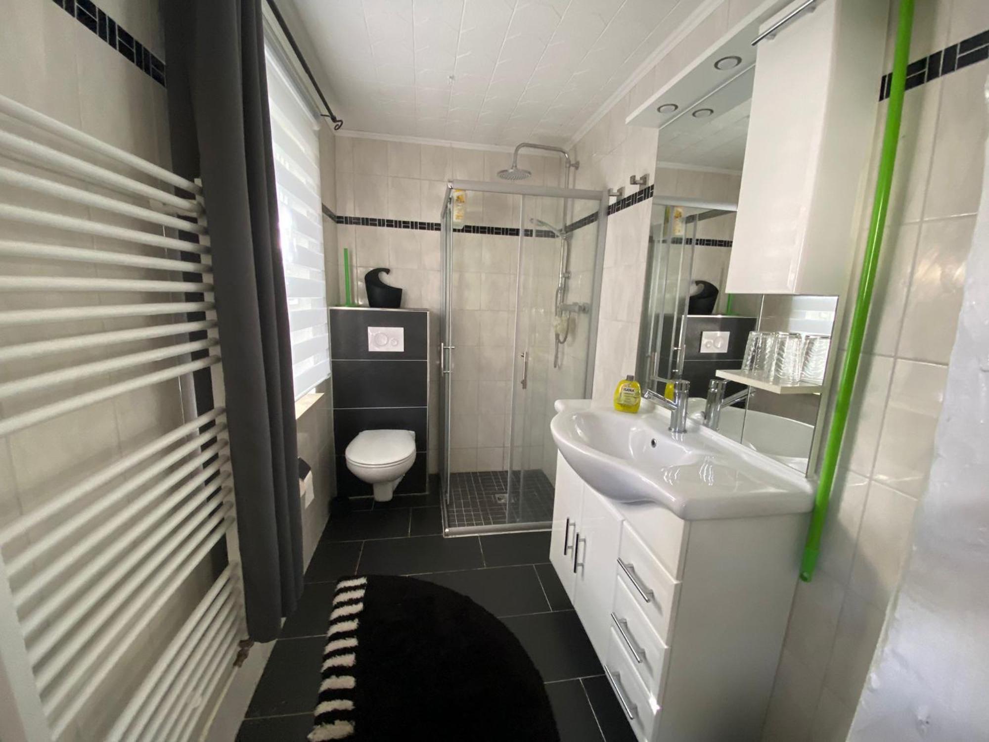 Ferienwohnung Mit Separatem Eingang Und Parkplatz, Ideal Fuer Handwerker Und Geschaeftsreisende Дорф-Мекленбурґ Екстер'єр фото