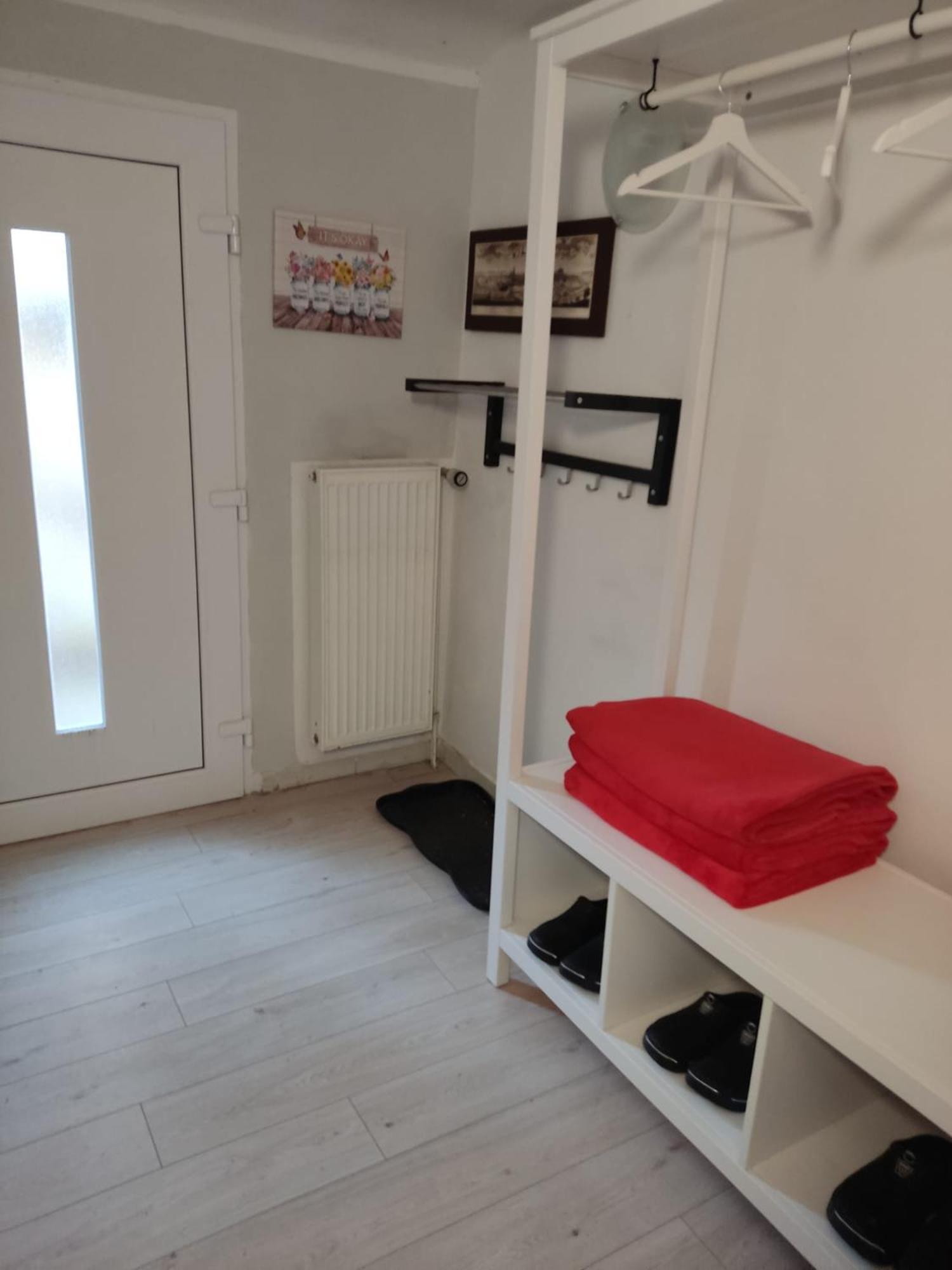 Ferienwohnung Mit Separatem Eingang Und Parkplatz, Ideal Fuer Handwerker Und Geschaeftsreisende Дорф-Мекленбурґ Екстер'єр фото